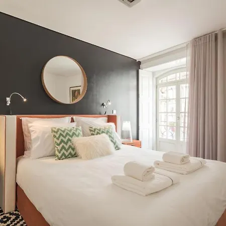 River View 2 Bed Порту