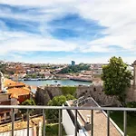 River View 2 Bed