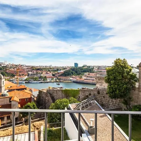 River View 2 Bed
